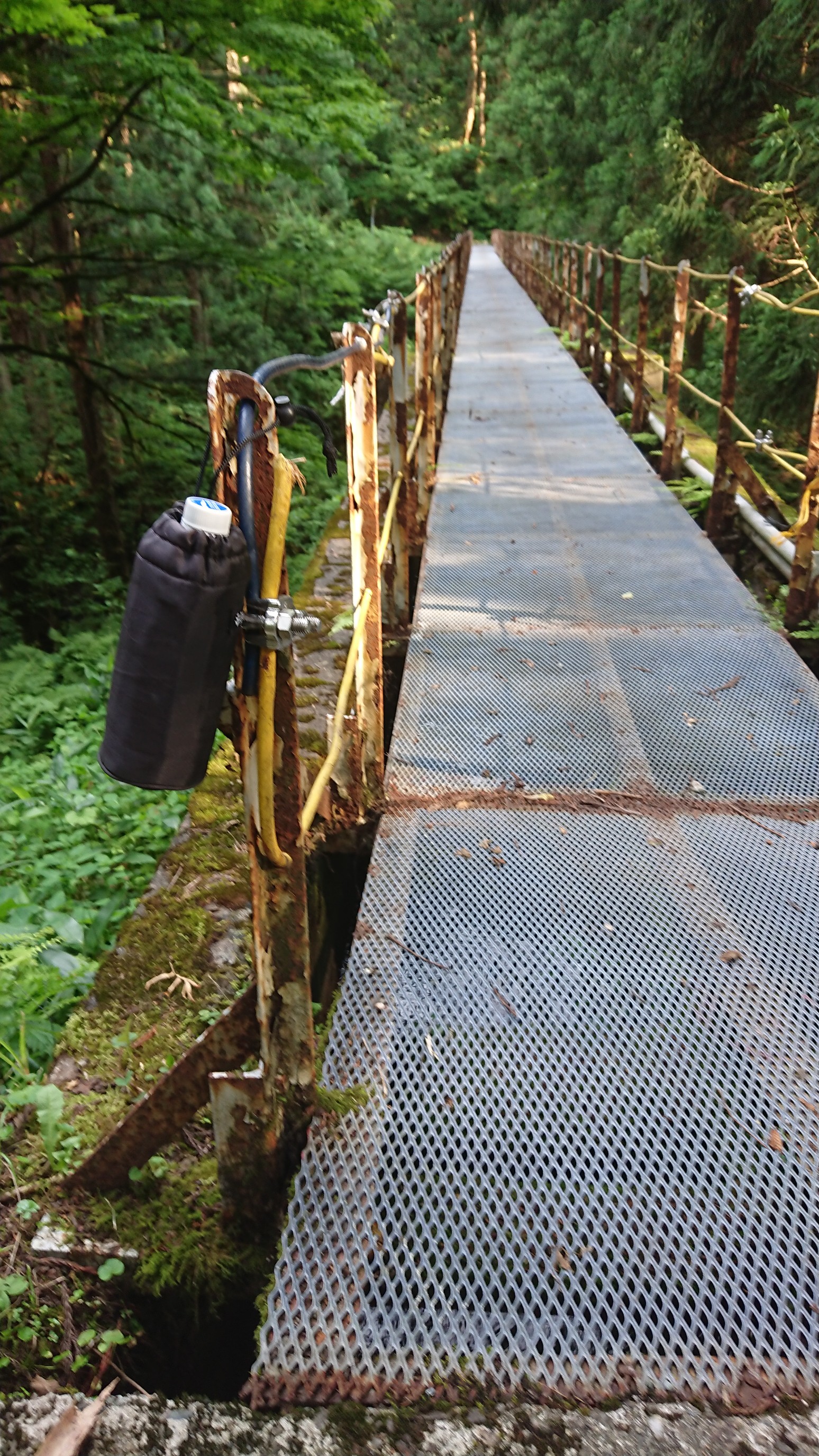 木六山・銀次郎山 毛石山の忘れ物
水路橋の手前にかけておきました