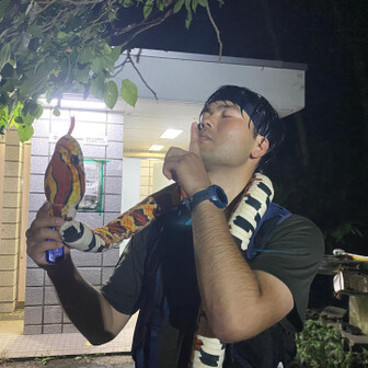 なりたんヘビ苦手とか言いつつも
しっかりセクシーにキメてたよ🤣🐍💓