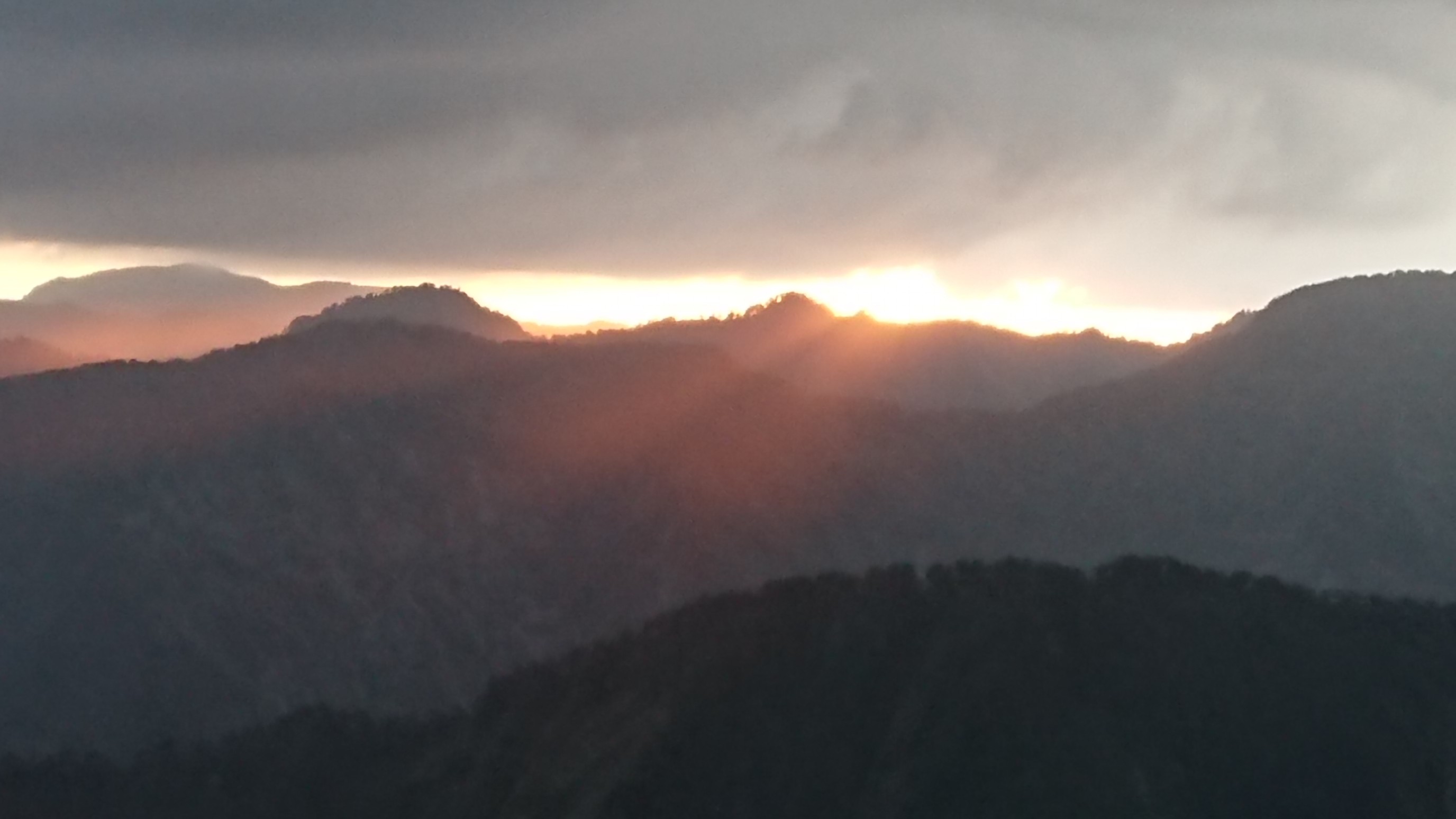 木六山・銀次郎山 撮ってる方は雨😅