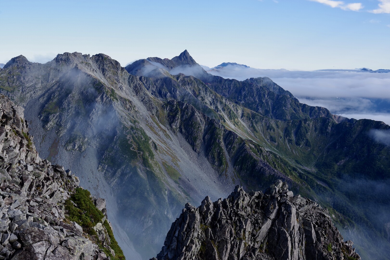 アドバンス山岳ガイド 新 槍・穂高縦走 3000メートル峰8座を巡る日本一の岩稜縦走 [DVD]