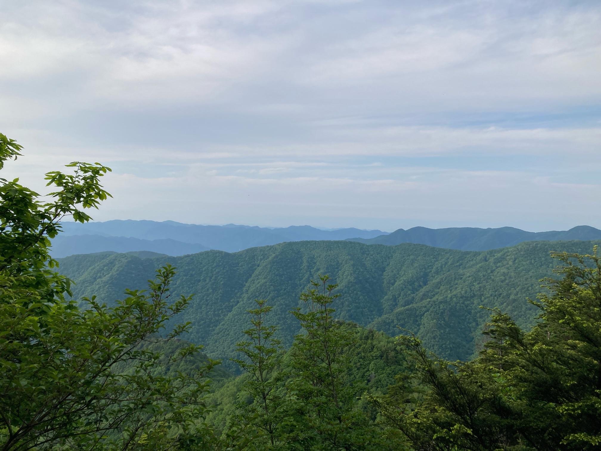 皇海山・袈裟丸山・庚申山 眺望