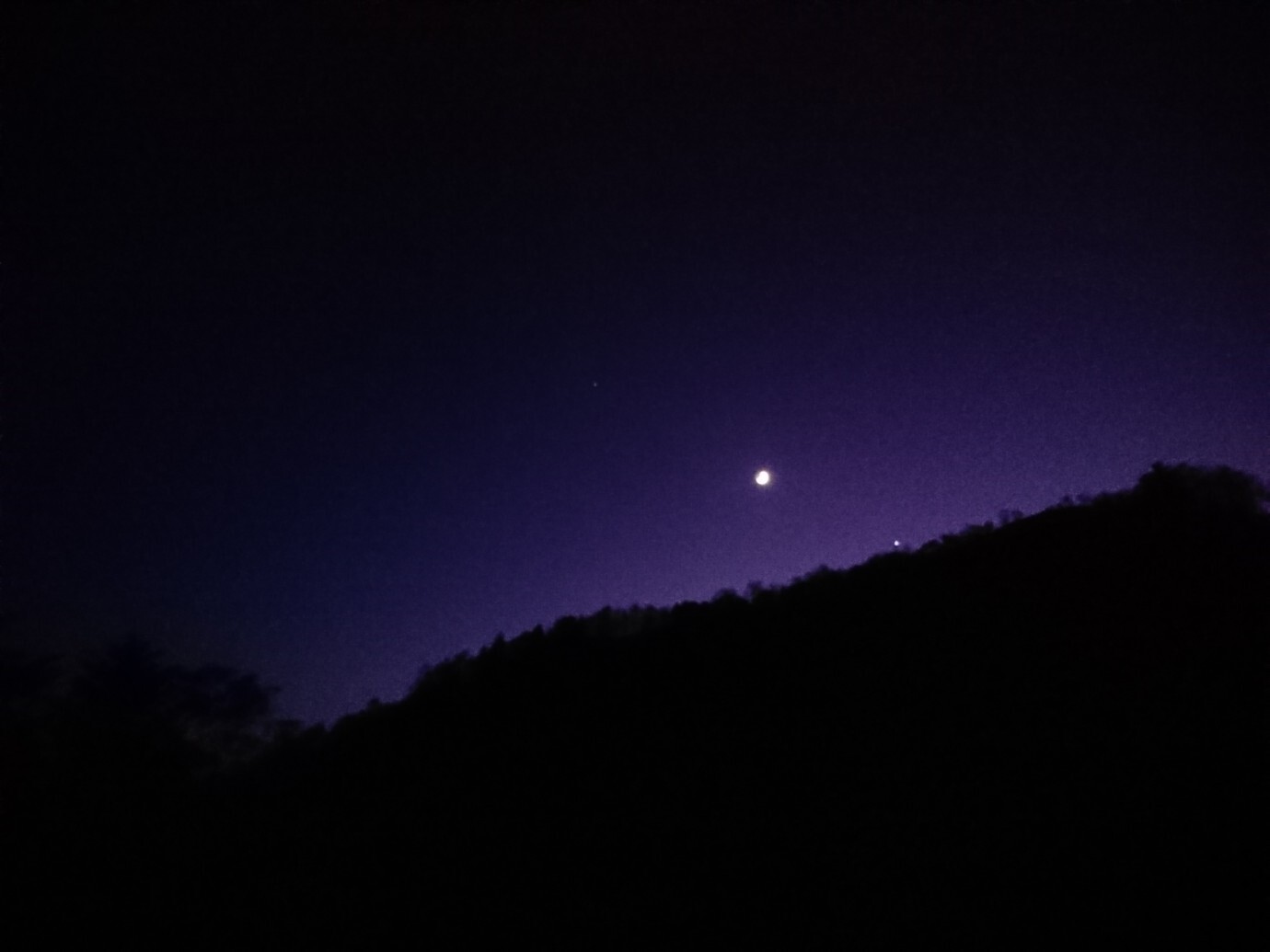 極上の星空と雲海の富士見台高原 恵那山 大判山 神坂山の写真2枚目 左から斜め下に 土星 月 木星が一直 Yamap ヤマップ
