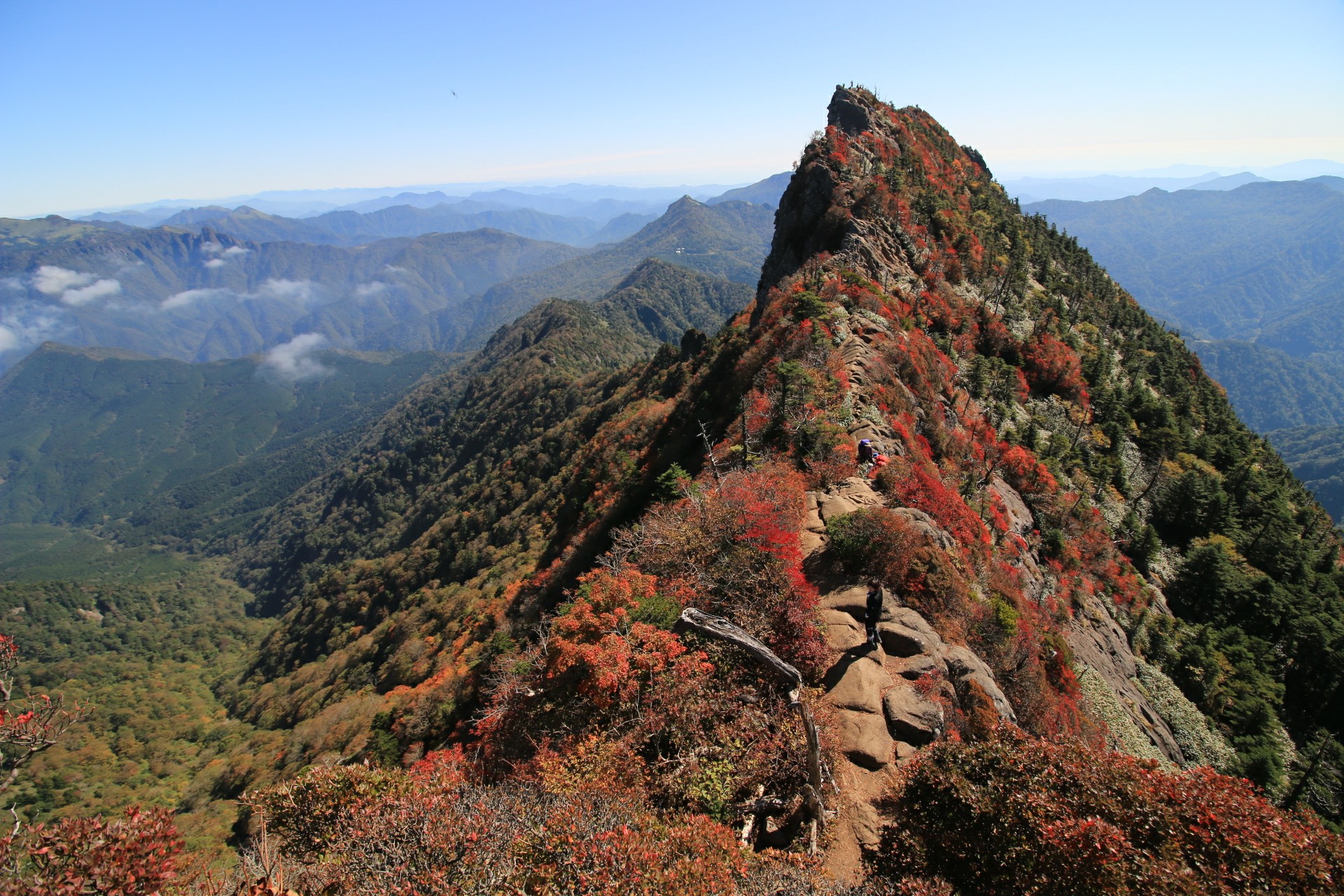 紅葉の石鎚山 土小屋ルート タケコさんの石鎚山 堂ヶ森 二ノ森の活動データ Yamap ヤマップ
