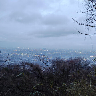 生駒山・神津嶽・大原山 ☔の大阪平野