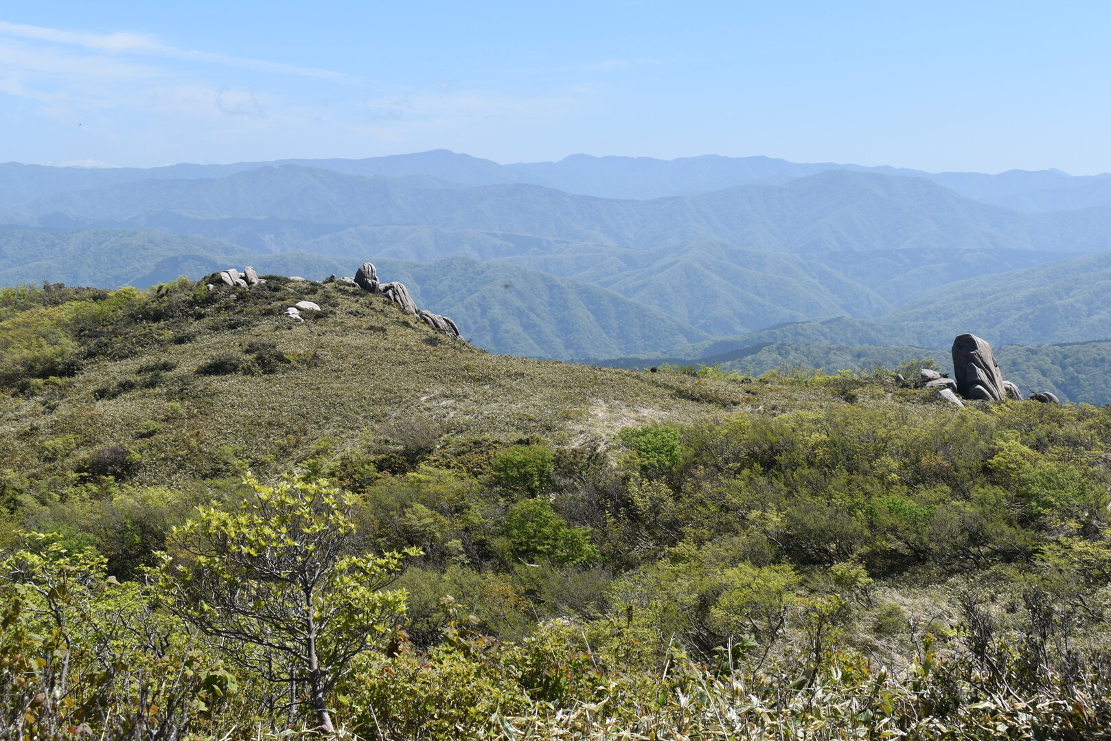 岩籠山・ｲﾝﾃﾞｨｱﾝ平原背景の山脈は凄い! / 直ジローさんの登山の活動データ YAMAP / ヤマップ