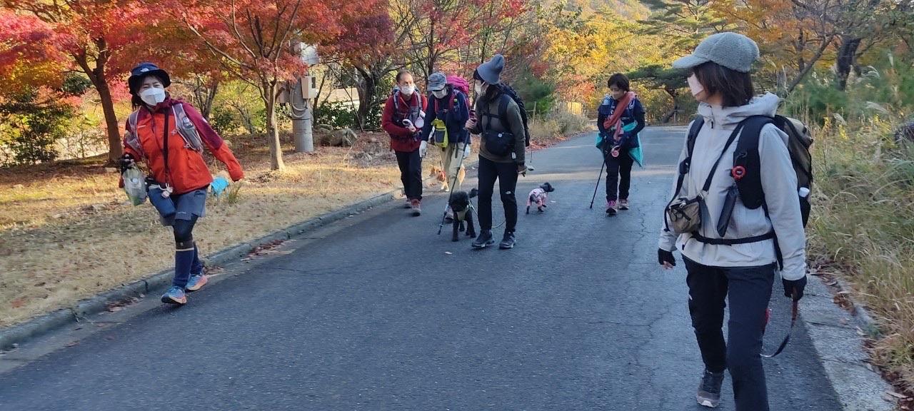 釈迦ヶ岳 賑やかにスタート