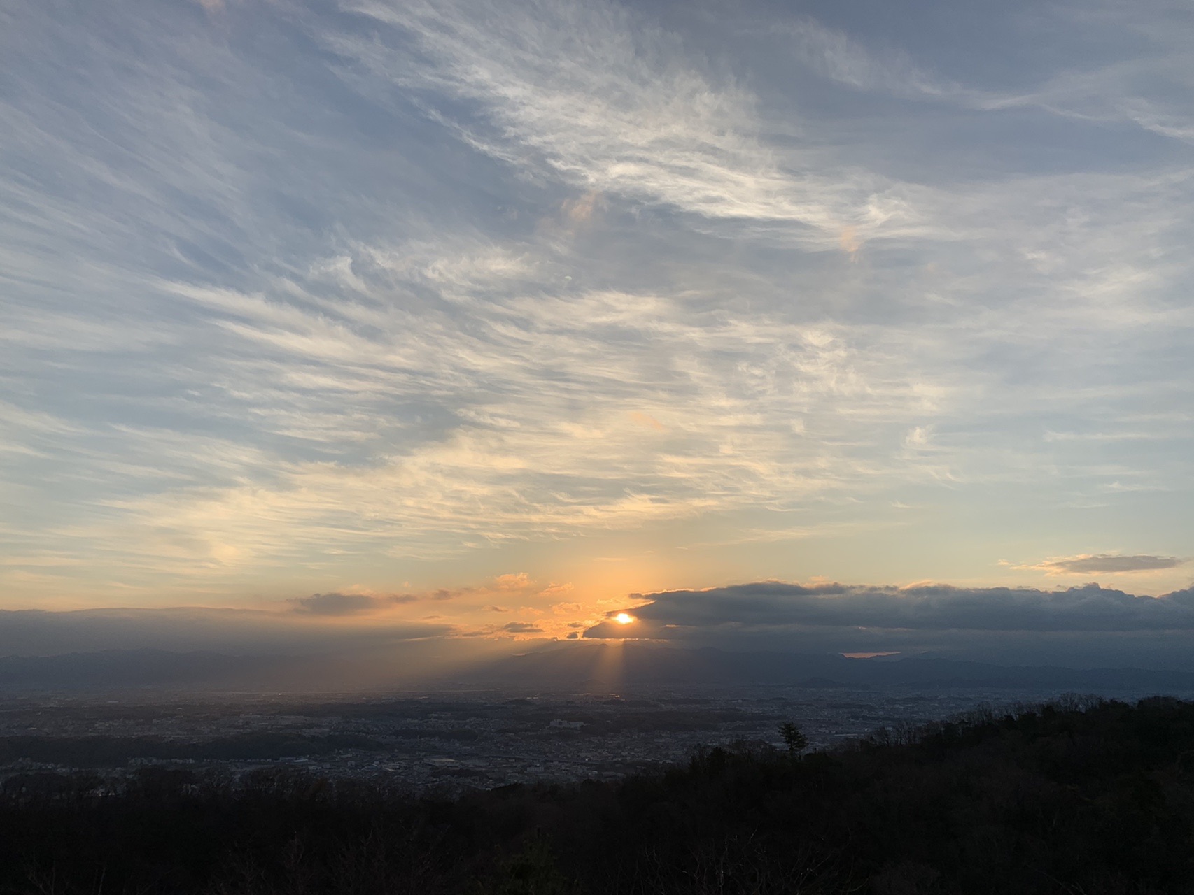 明神山から正月二日の御来光 からの西の京 薬師寺 唐招提寺 Koe Sunさんの明神山の活動データ Yamap ヤマップ