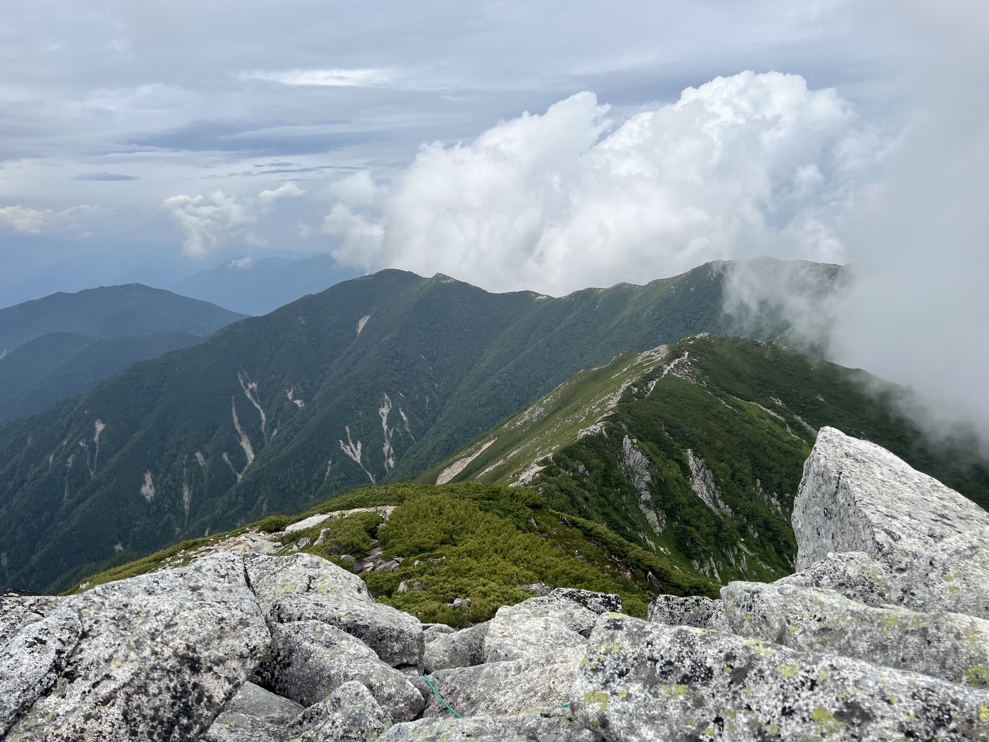 何処までも伸びる稜線！