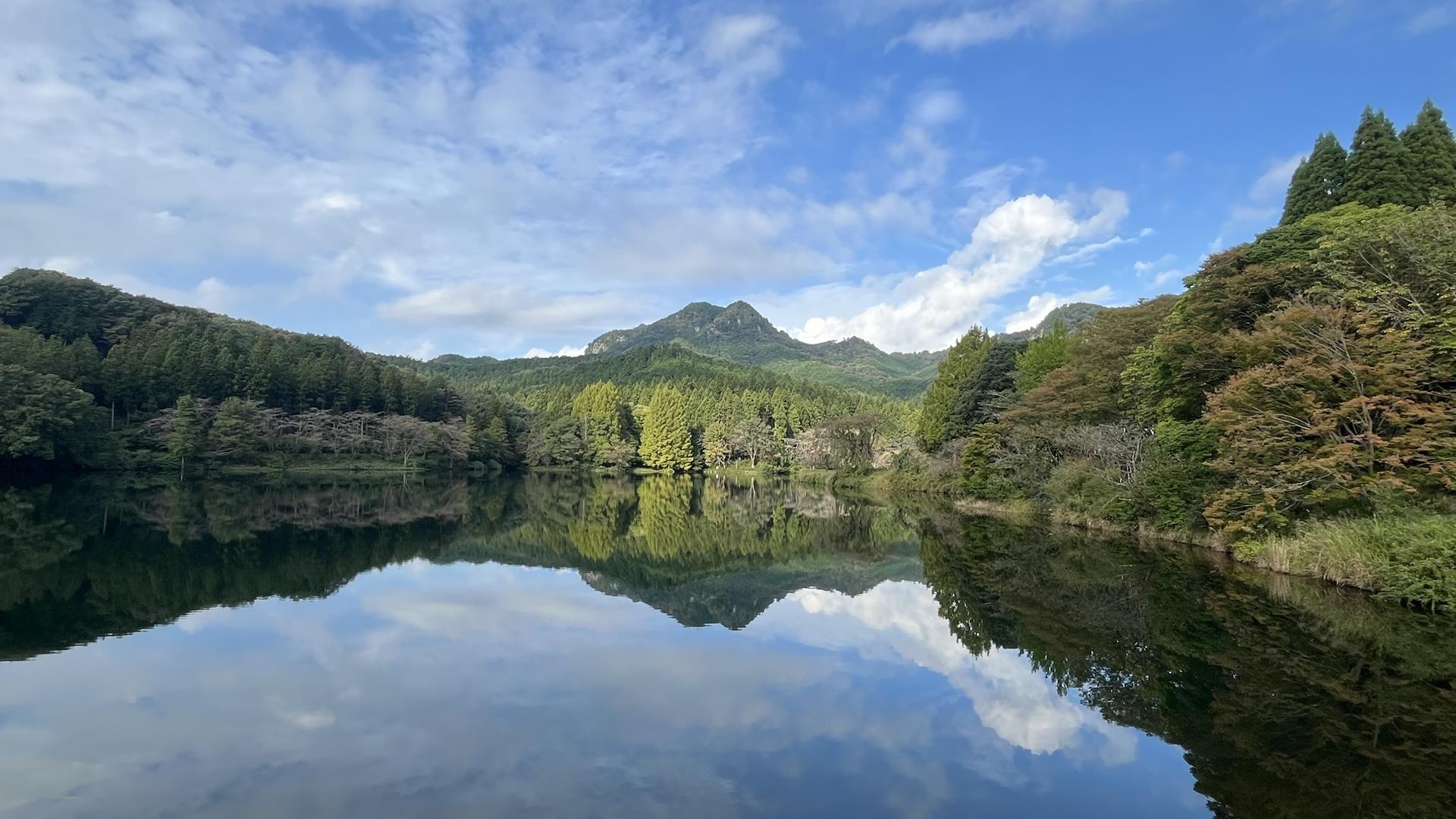 岩絵具　御嶽山　縦57cm  横50cm 岩絵具 御嶽山 縦57cm 横50cm Amazon | 吉祥 日本画用絵具 岩