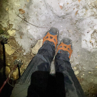 鳳凰山・地蔵岳・観音岳・薬師岳 1つ目の拓けた所から全面的に凍ってきた部分が増えたのでチェーン装着⛓