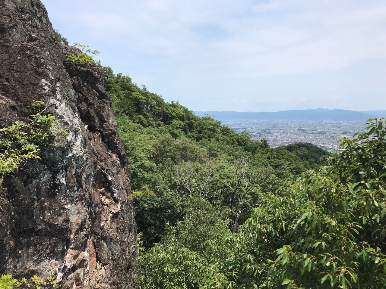 二上山 キヌガサダケ 祐泉寺〜大岩〜雄岳、雌岳〜ながめ坂〜ふるさと公園 / かれーちゃんさんの金剛山・二上山・大和葛城山の活動日記 ...
