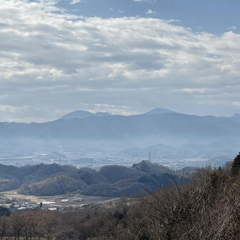 崇台山 山頂から御荷鉾山