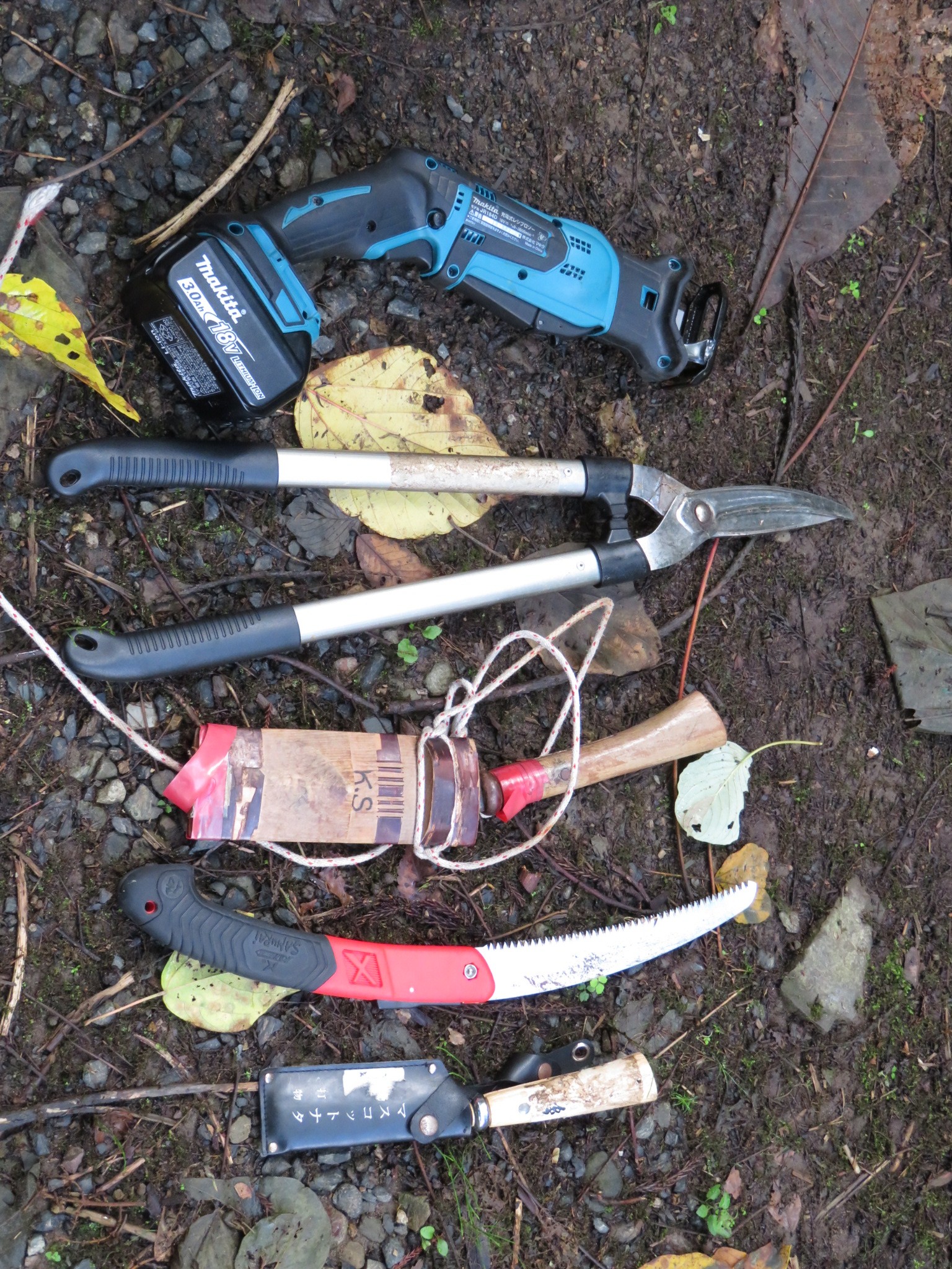 木六山・銀次郎山 今日の作業道具