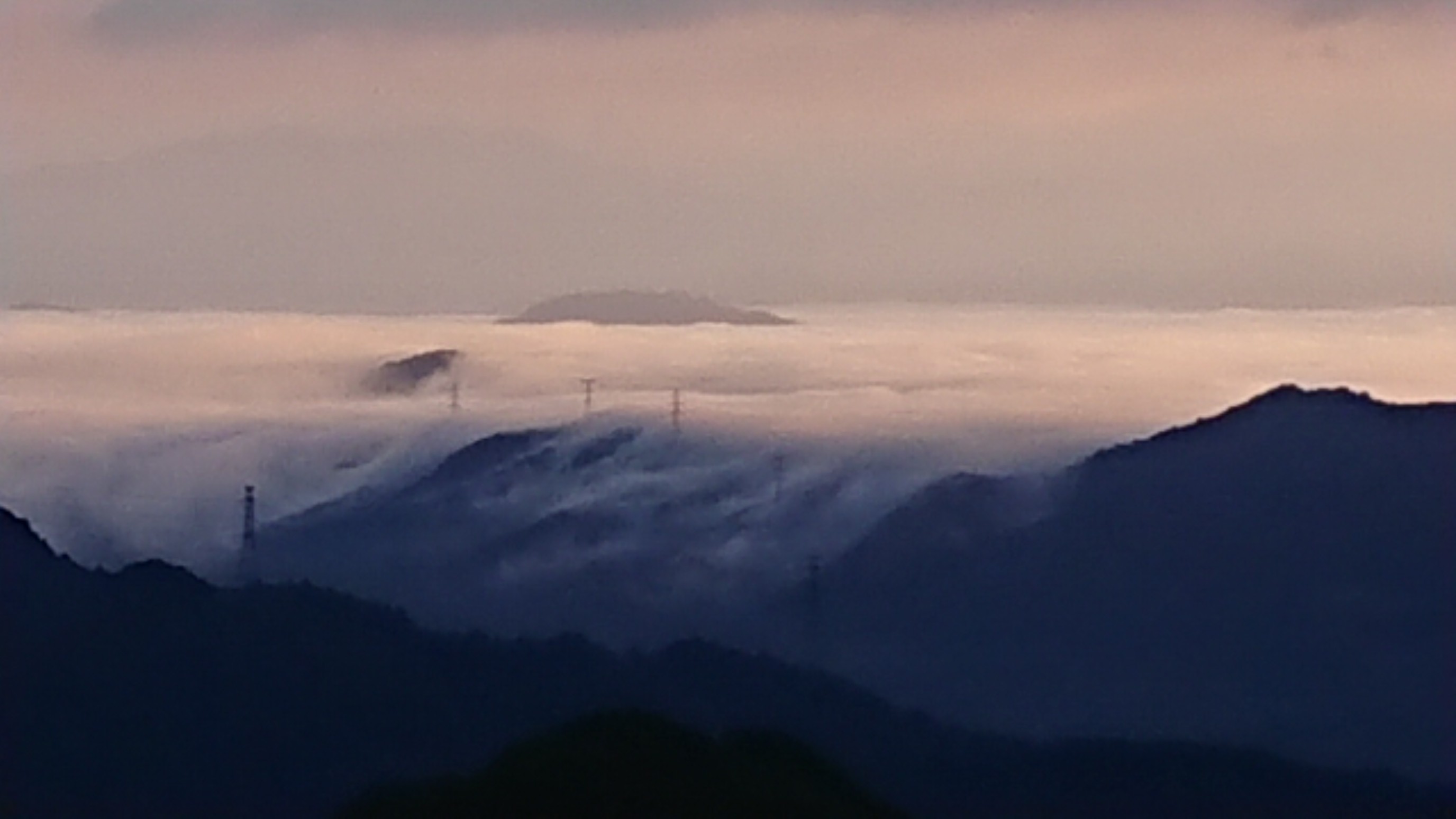 木六山・銀次郎山 鉄塔の方が・・・