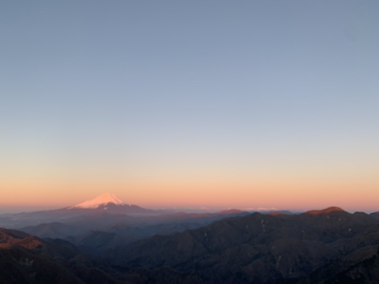 今朝の日の出。塔ノ岳より。富士山の向こう... / acanecoさんのモーメント YAMAP / ヤマップ