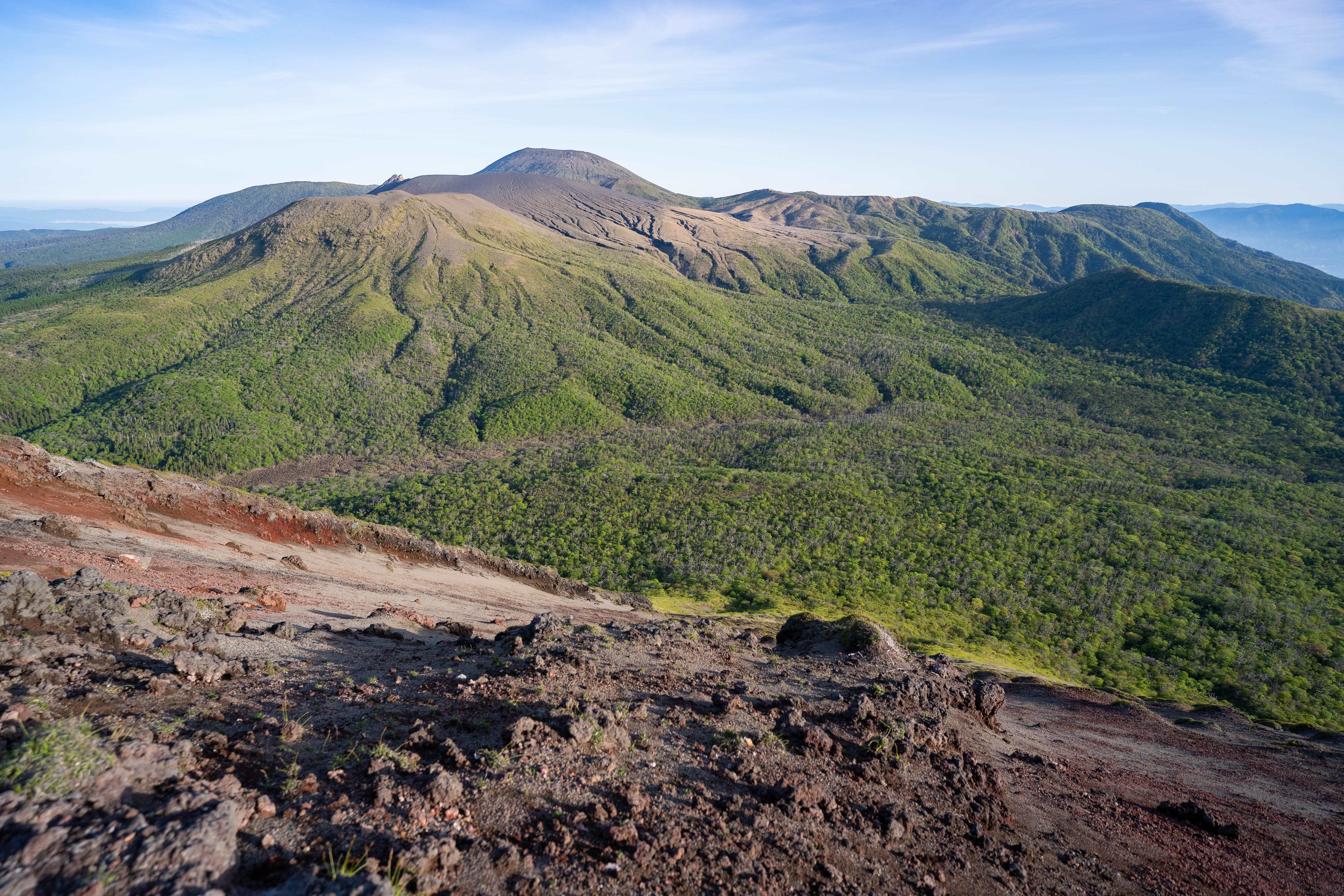 初夏の韓国岳から見た霧島の山、F10号、佐原聖春 初夏の韓国岳から見た霧島の山、F10号、佐原聖春 初夏の