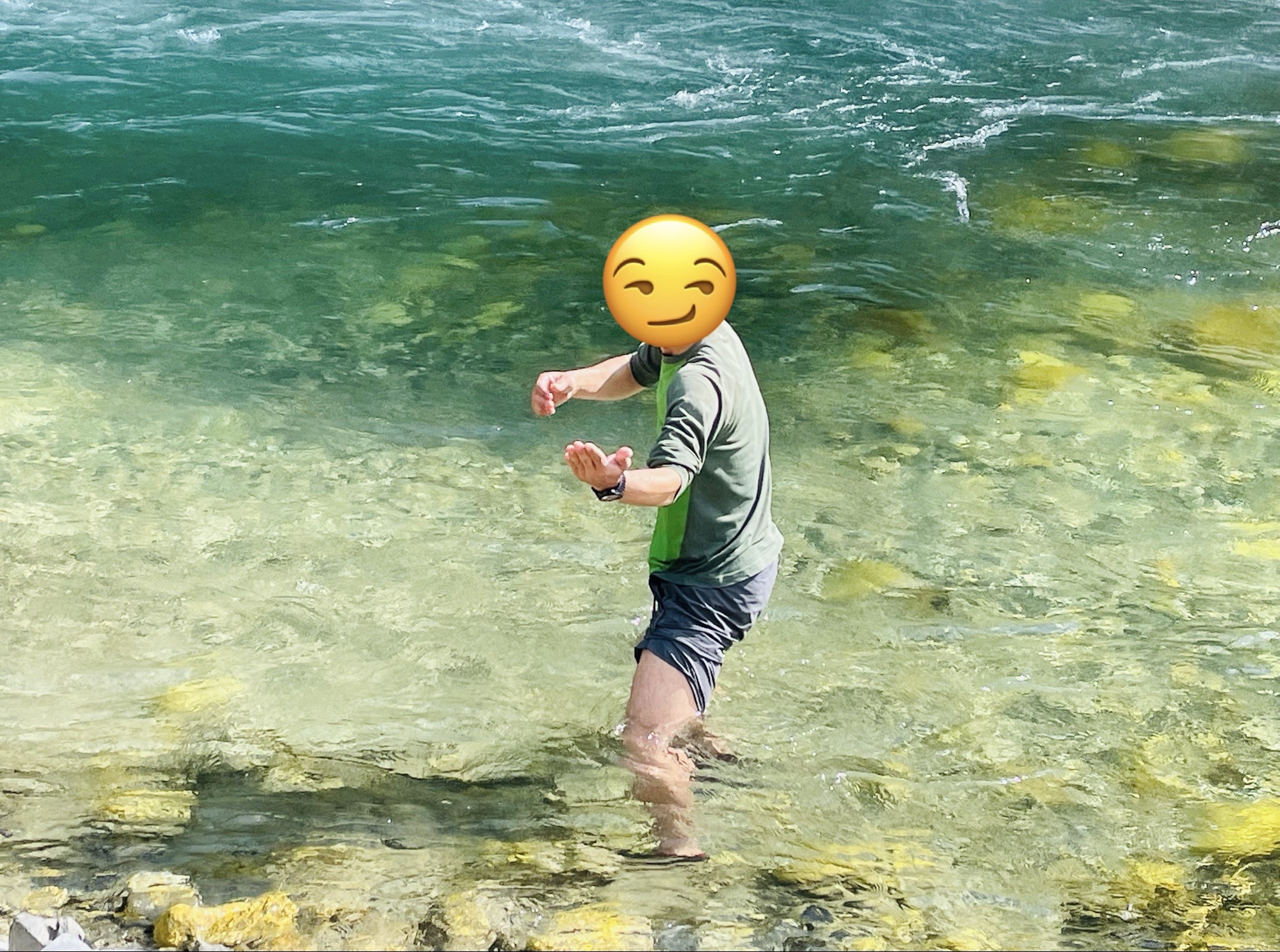 皆さん川で遊ぶと言うのでおもしろそうだからついてきた。
暗黒バカ僧侶笑が来いと言うので