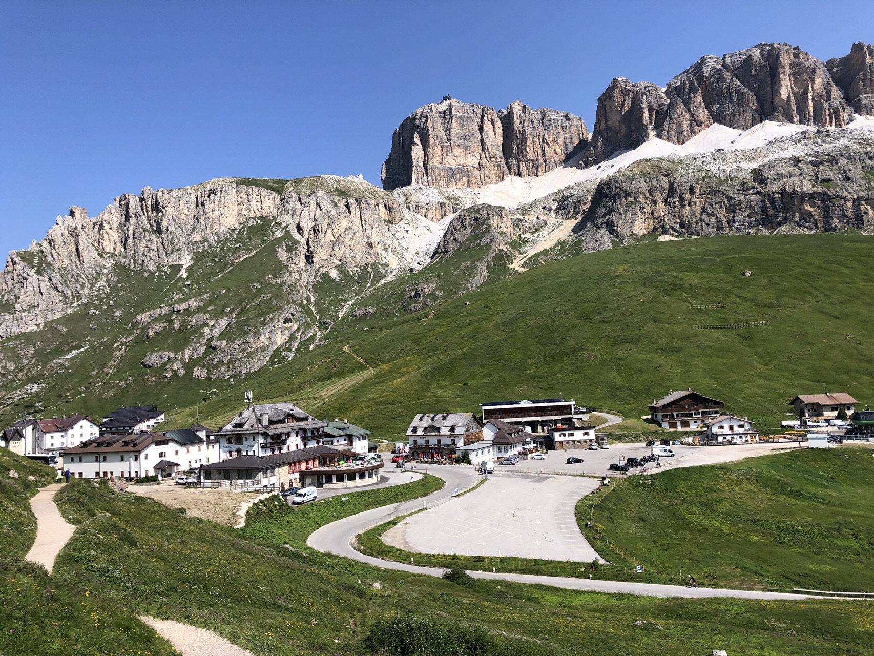 ドロミテ最高峰 マルモラーダ山 をポルドイ峠で展望 サンタ マッダレーナへ 19 07 26 Yamapeeさんのサンモリッツの活動日記 Yamap ヤマップ