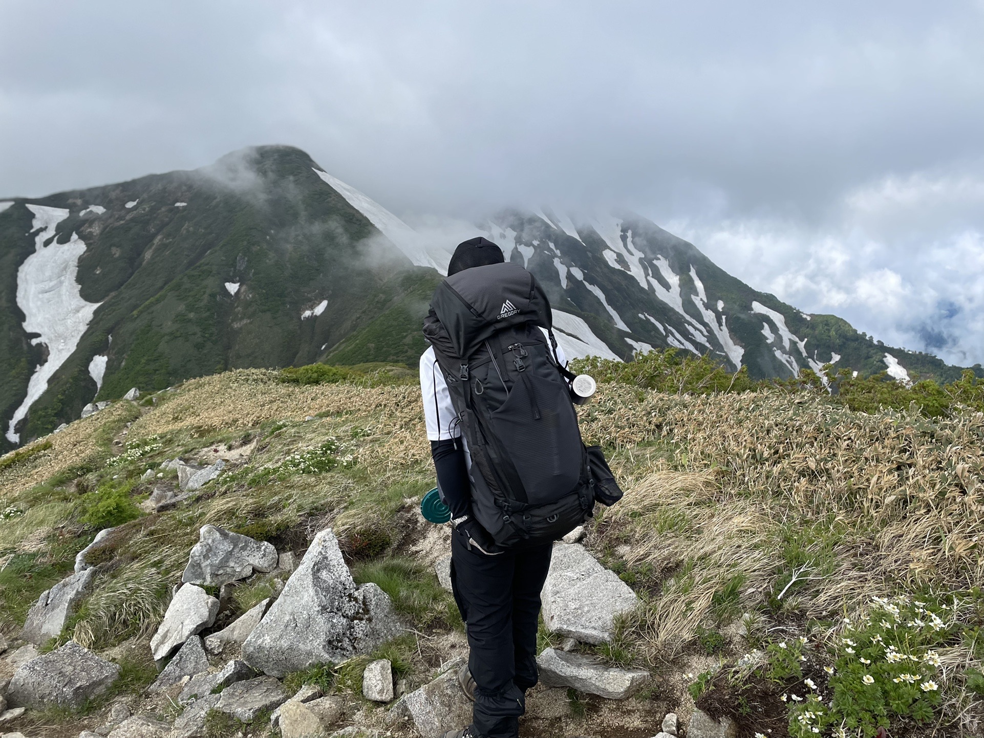 🙆🏻‍♂️「行けるでしょ？」
🙅🏻‍♀️「行けるとは思うけど、このペースじゃ日没前も微妙だよ💦」
ということで、急遽また予定変更、大石山へ戻ります。