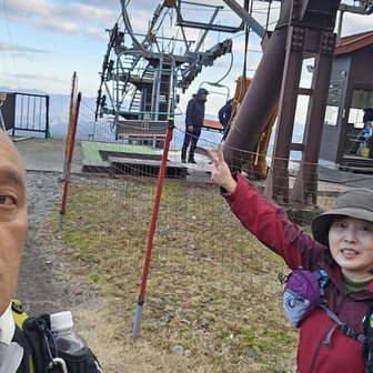 はい。なんとか間に合いました。頑張ったご褒美にリフトで楽ちん下山！