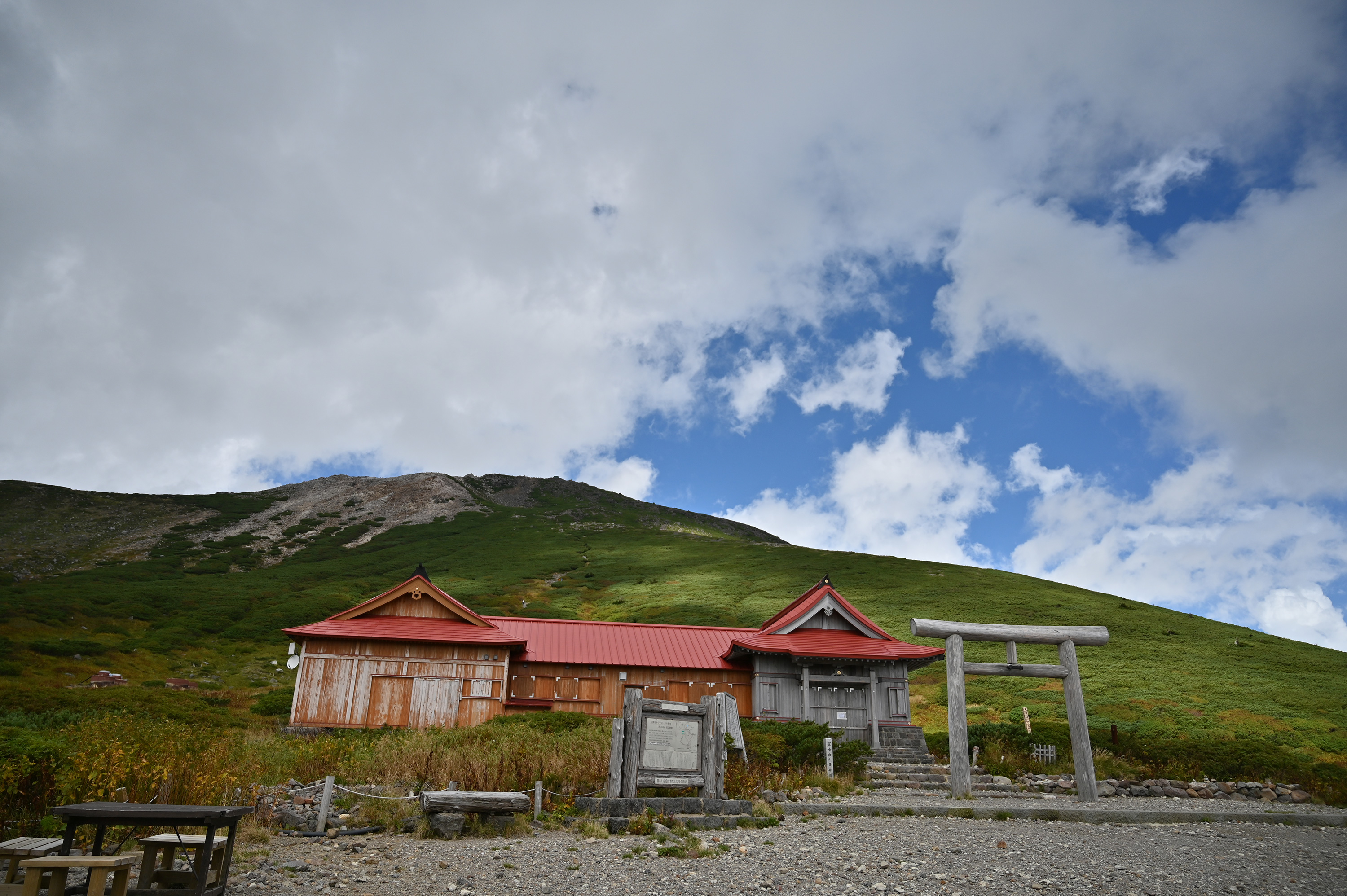 白山 御前峰 別当出合から往復 山小屋一泊で雨に打たれてｗ 19 09 10 Nomuraさんの白山 別山 銚子ヶ峰の活動データ Yamap ヤマップ