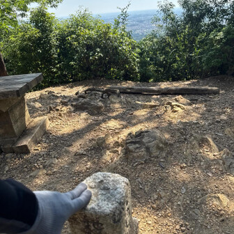 日和田山三角点タッチ