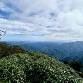 瓶ヶ森・伊予富士 太平洋かな