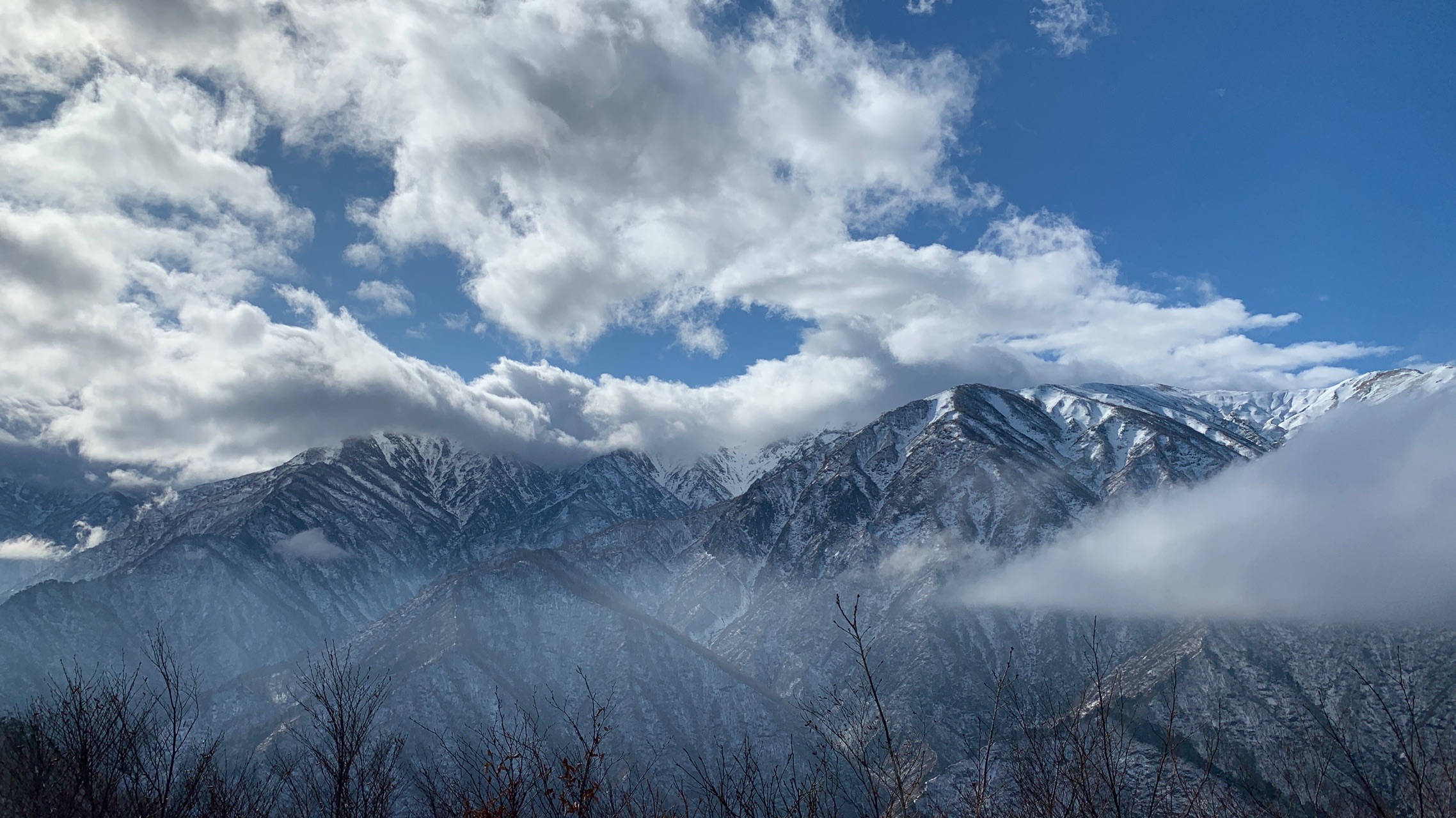 倉手山で雪をまとった飯豊連峰を見たいのだ うろうろさんの飯豊山 大日岳 御西岳の活動データ Yamap ヤマップ