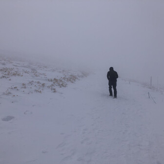 霧ヶ峰・車山・大笹峰 真っ白すぎて
哀愁ただよう背中