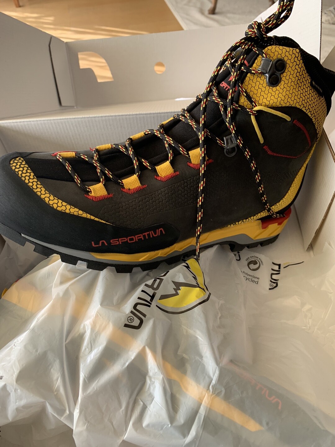 UNISEX S/M LA SPORTIVA (ラ・スポルティバ) トランゴ テック レザー