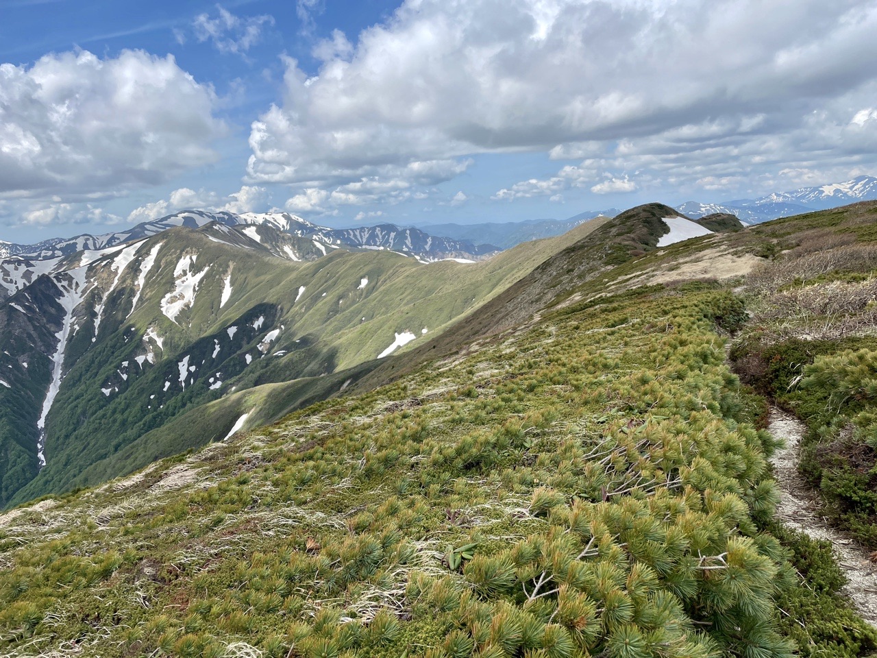 日本百名山 朝日連峰縦走 ずんこさんの大朝日岳 朝日連峰 祝瓶山の活動データ Yamap ヤマップ