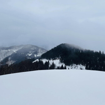 蘇武岳 大杉山方面を望む🏔️
実は計画ではあそこまで行く予定やったけど、そんな元気無し😫
