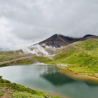 姿見の池に少しだけ大雪山⛰️