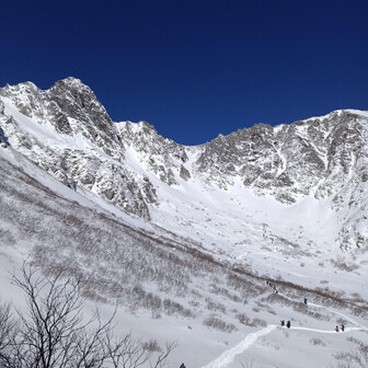 🚡4日間運休していたので、先頭の人がラッセルして道を作ってます。
🚌3台目の私はラッセル泥棒〜
