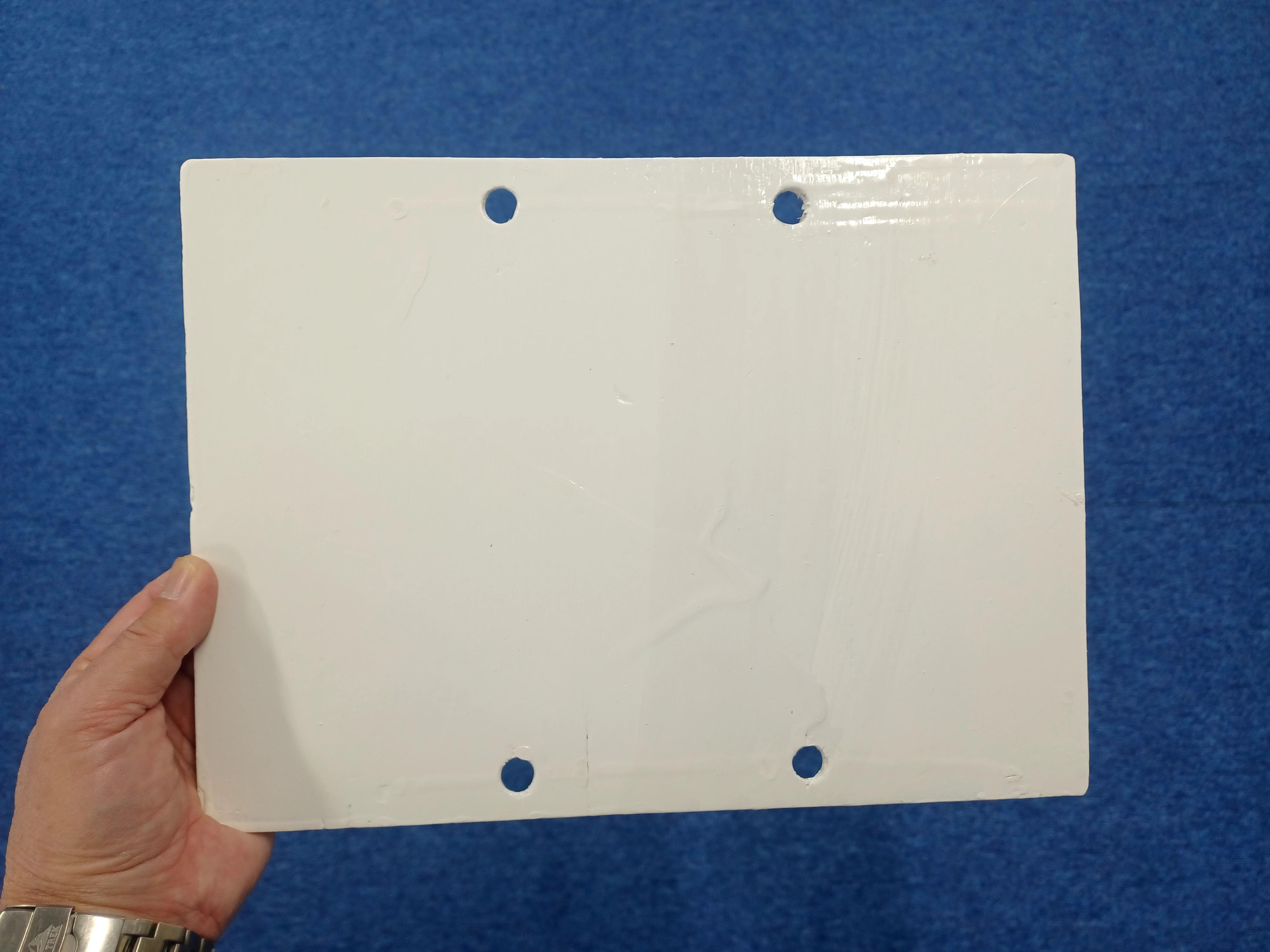  前回山名板を作成した時に、予備用として作り置きしていたベース板が物置小屋に数枚保管してあった事を思い出した💡