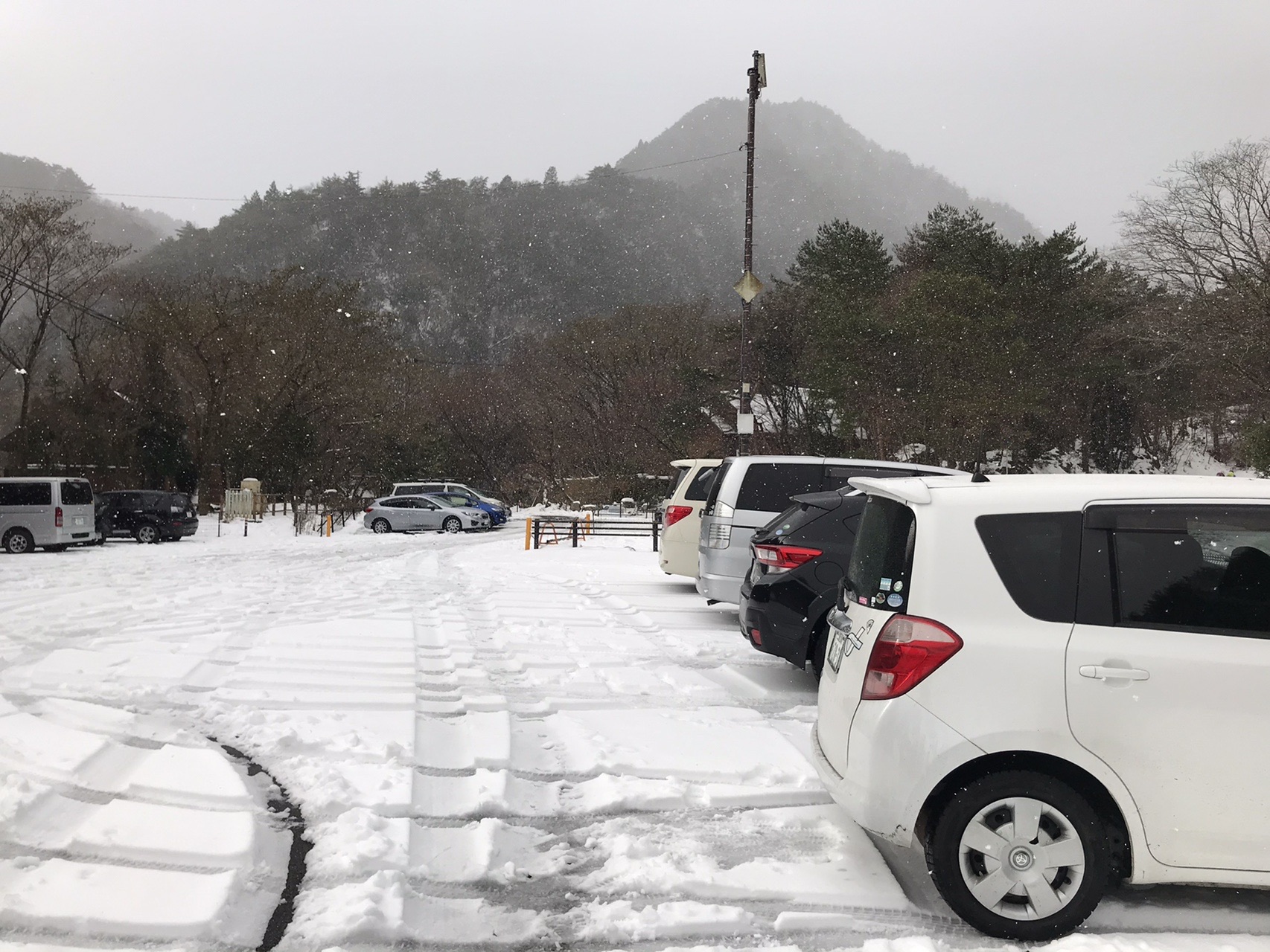 積雪の御在所岳でご褒美が 蕎麦さんとjunjjさんとのコラボに入れてもらうの巻 12 19 草川 哲也 てっぽしから本名へ さんの御在所岳 御在所山 雨乞岳の活動データ Yamap ヤマップ