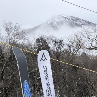 初のブルーモリス スノーハイク⛷でアルツ磐梯スキー場を登って滑る
