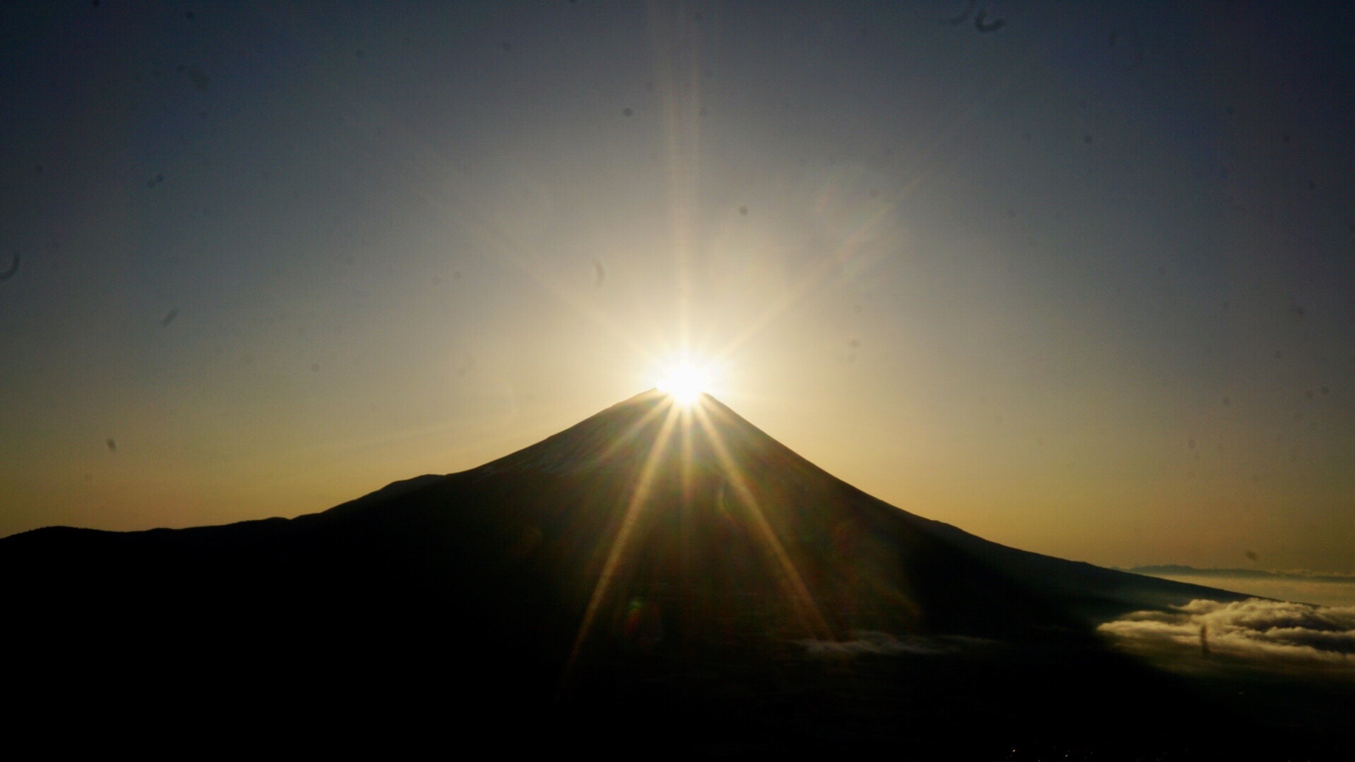 完璧 ダイヤモンド富士 竜ヶ岳 そらさんの毛無山 山梨県 静岡県 雨ヶ岳 竜ヶ岳の活動日記 Yamap ヤマップ