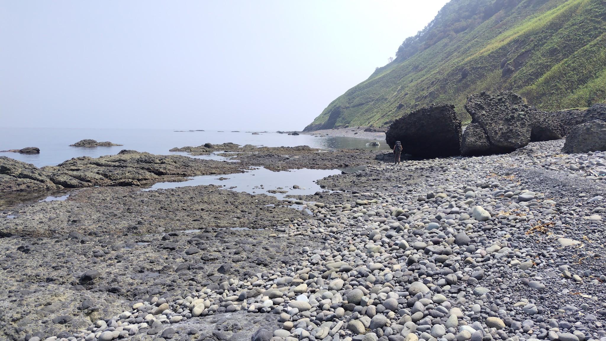 疲労困憊で、タケノコ岩、巨岩地帯の写真は1枚もありません。転ぶ、ずり落ちる、頭部を岩に強打する（ヘルメットをかぶっていて無傷）ルートがわからなくなり引き返すなどで、遅々として進まず先行して姿がみえなくなったＹさんを必死になって追いかけ続けてました（姿が見えないので、ルートファインディングは自分でおこなうことに）。
キツカッタけど良い経験になりました。