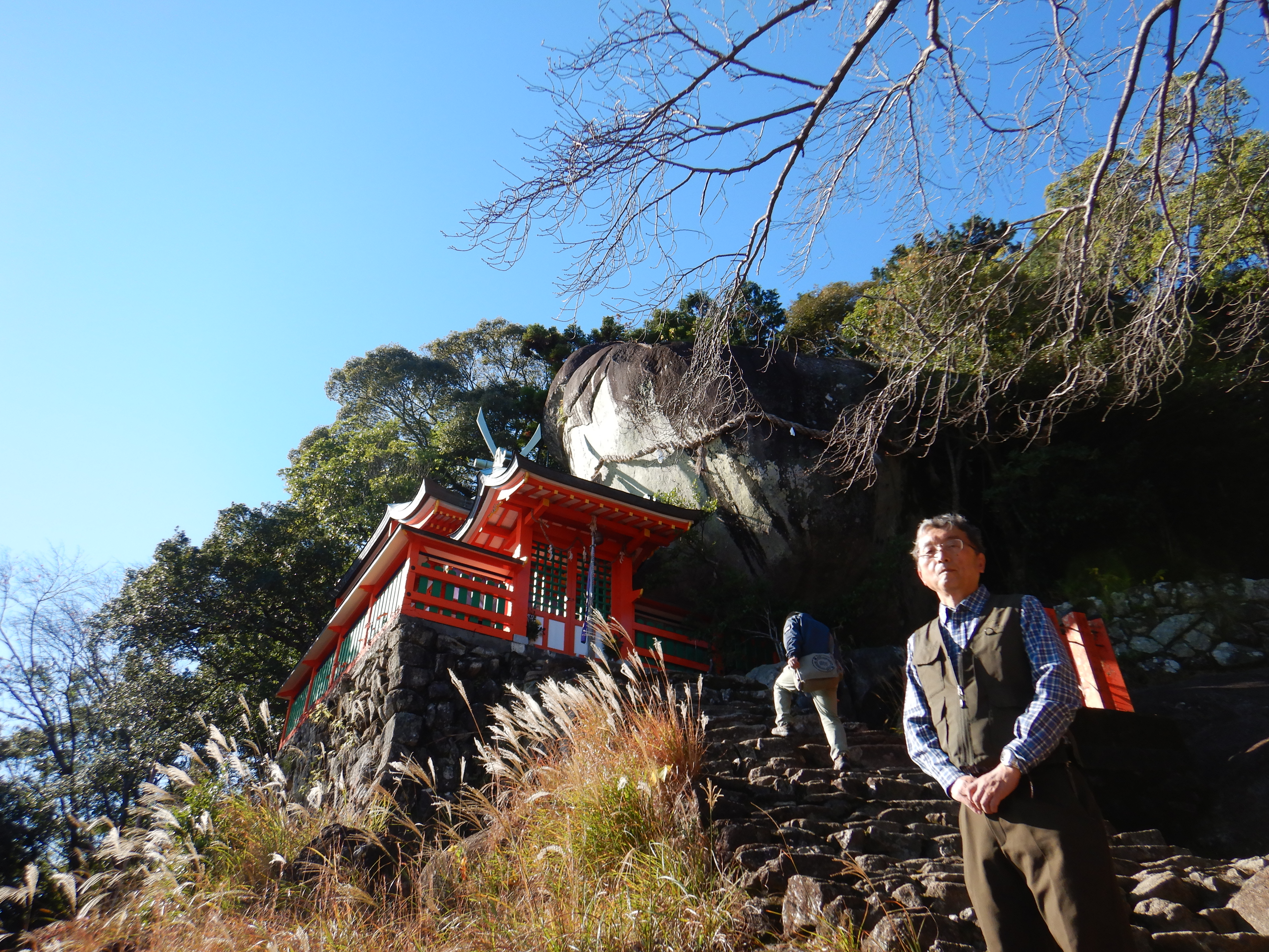 那智 新宮 太地サイクリング二日目 新宮市内の神倉神社 熊野速玉神社 新宮城跡 阿須賀神社 徐福公園 浮島の森を巡り 勝浦で補陀洛山寺に立ち寄って 太地駅までサイクリング なかむらさんの千穂ヶ峯 権現山 神倉山の活動データ Yamap ヤマップ