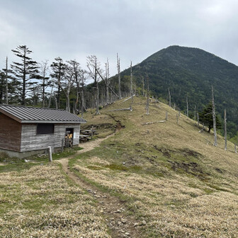 破風山避難小屋