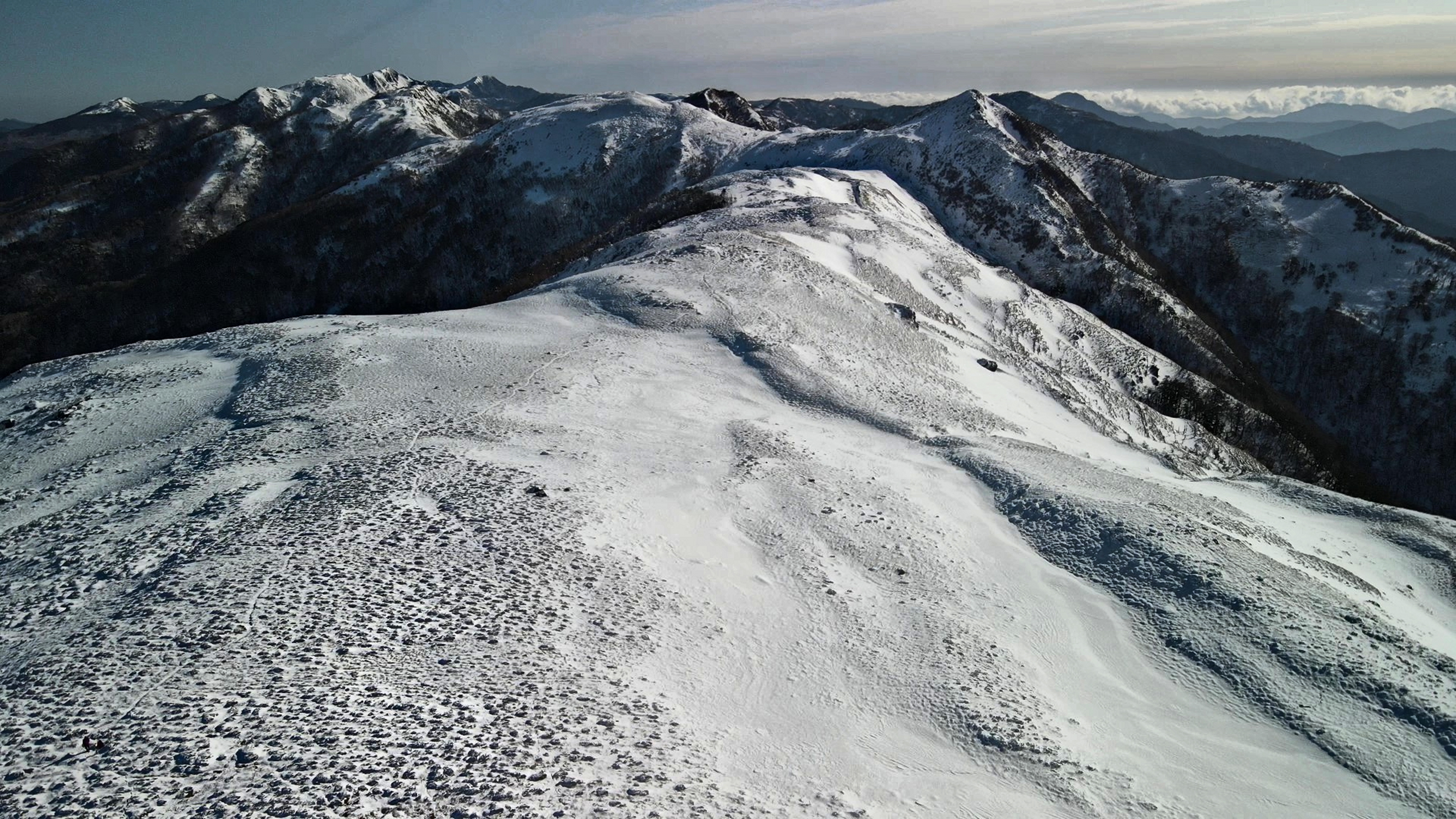 亀尻峠から牛の背 天狗塚断念 雪山の洗礼と絶景 Kachijunpさんの三嶺 天狗塚 石立山の活動データ Yamap ヤマップ