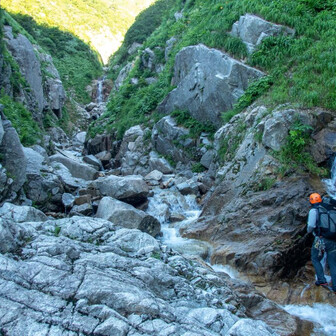 野川五貫沢ガッコ沢 / 葛見さわさんの大朝日岳・朝日連峰・祝瓶山の