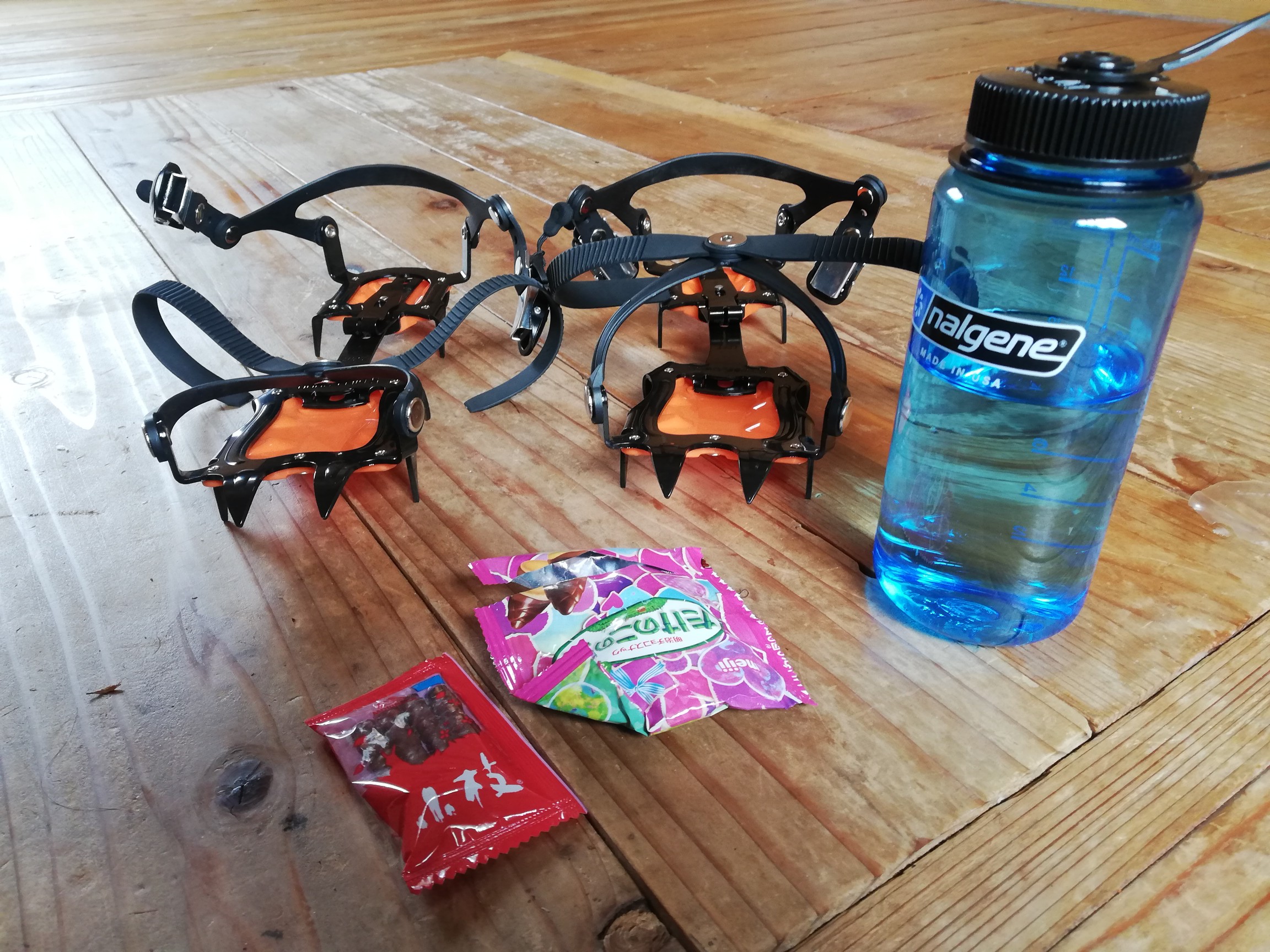 休憩してアイゼン装着