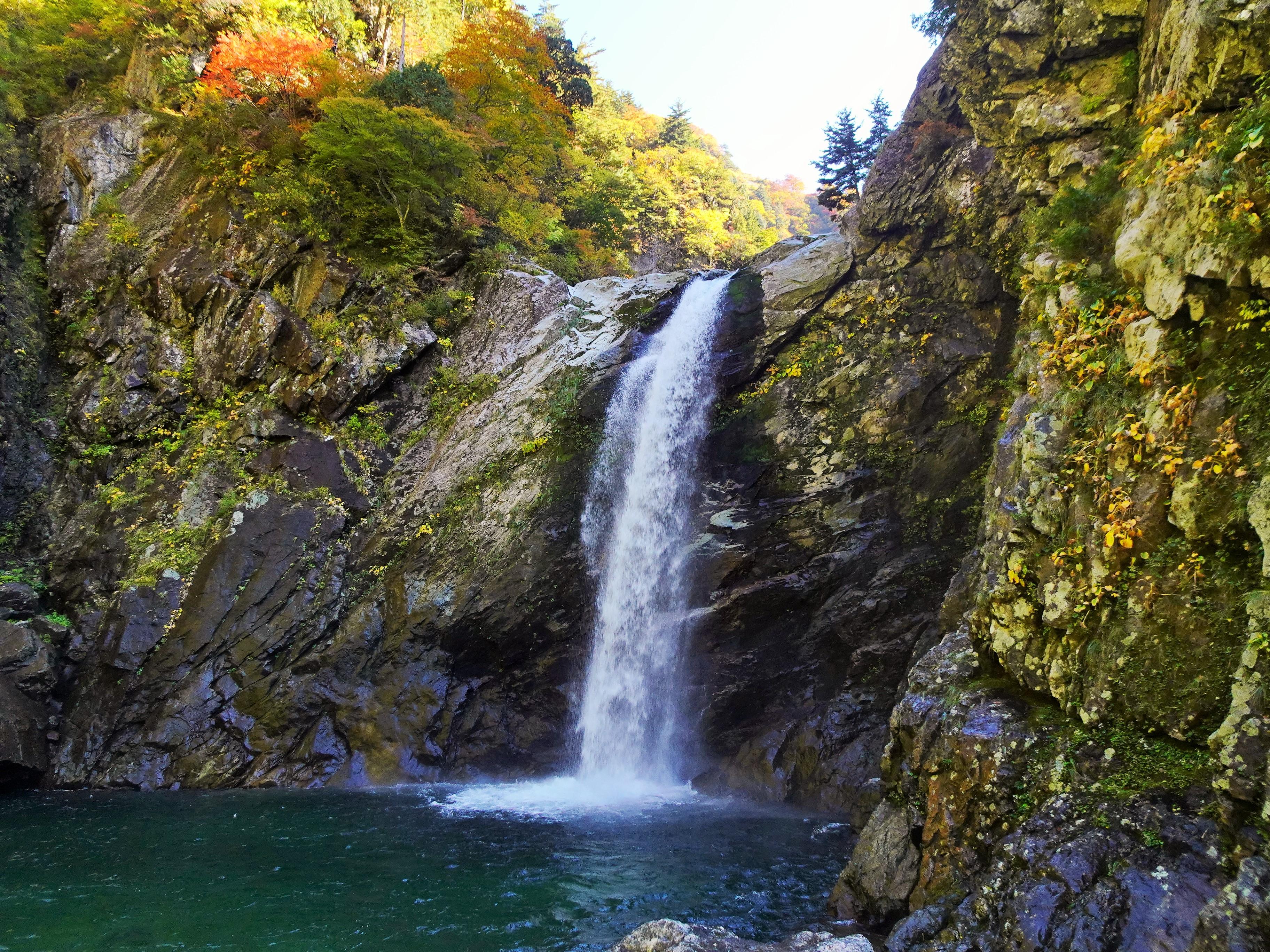 裏巻機渓谷の紅葉 22 10 28 赤城榛名さんの巻機山 割引岳 金城山の活動データ Yamap ヤマップ