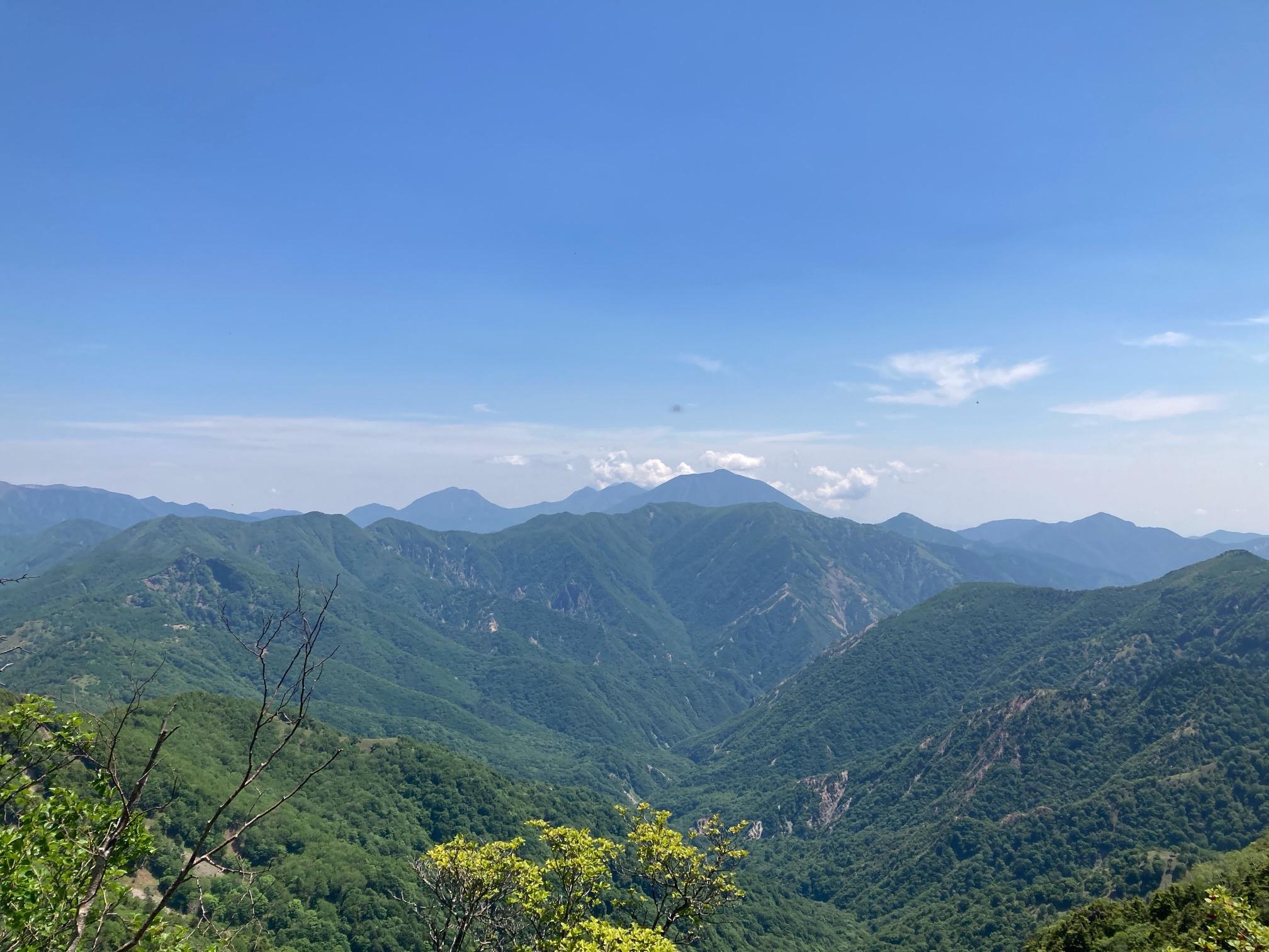 皇海山・袈裟丸山・庚申山 男体山