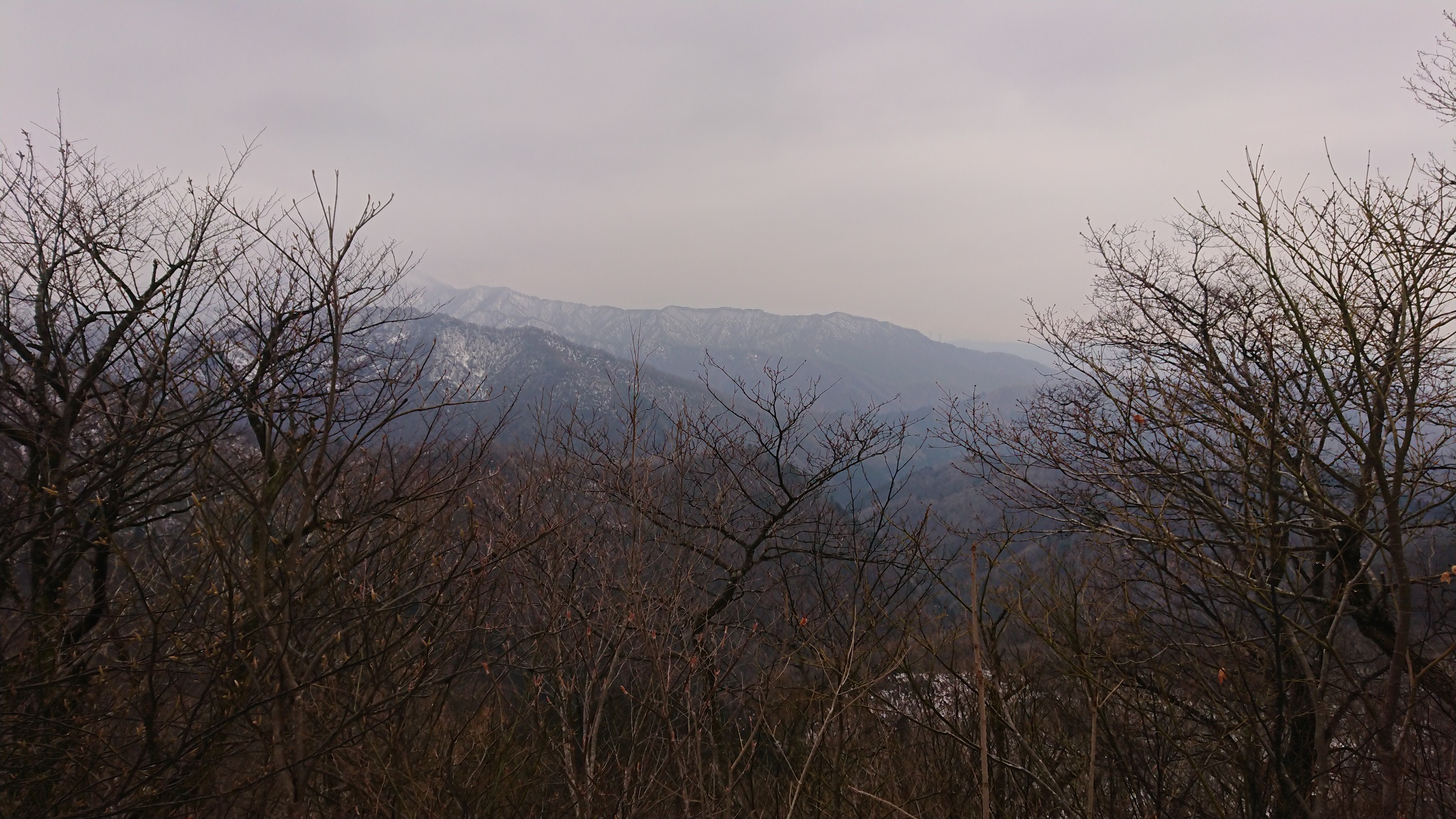木六山・銀次郎山 神戸山 袴越も見えてます
