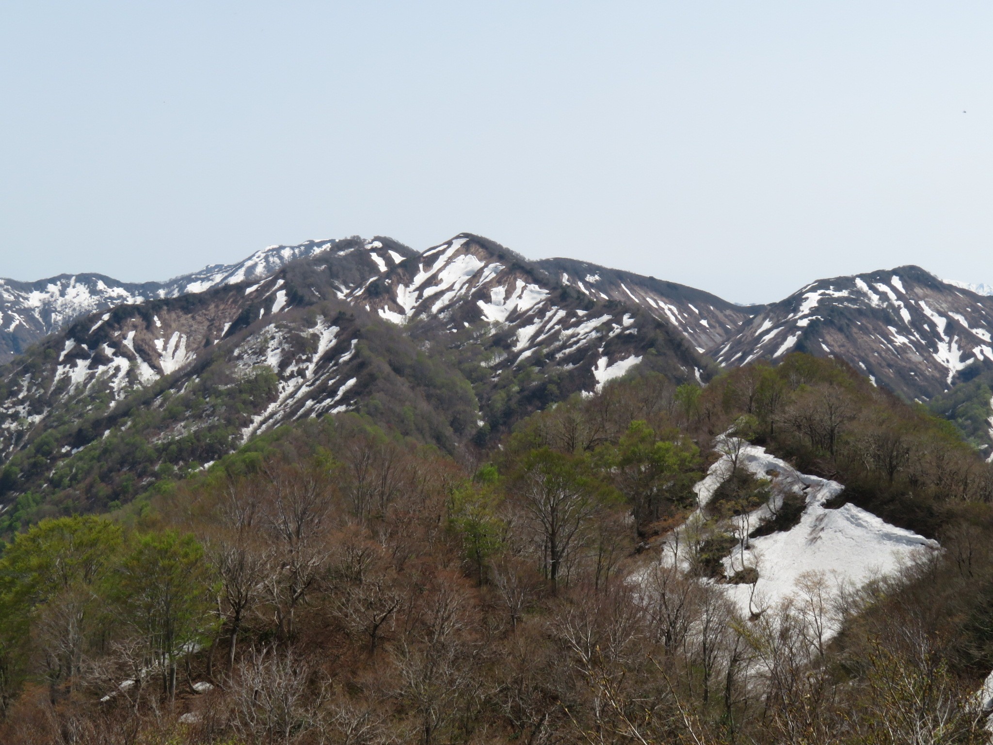 木六山・銀次郎山 灰ヶ岳 次回の目標
奥は青里