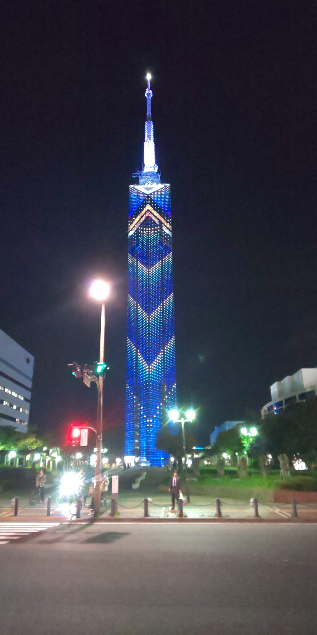 博多駅イルミネーションと福岡タワーイルミネーション 19 11 07 自転車通勤さんの 公式 福岡市 防災情報含む の活動日記 Yamap ヤマップ