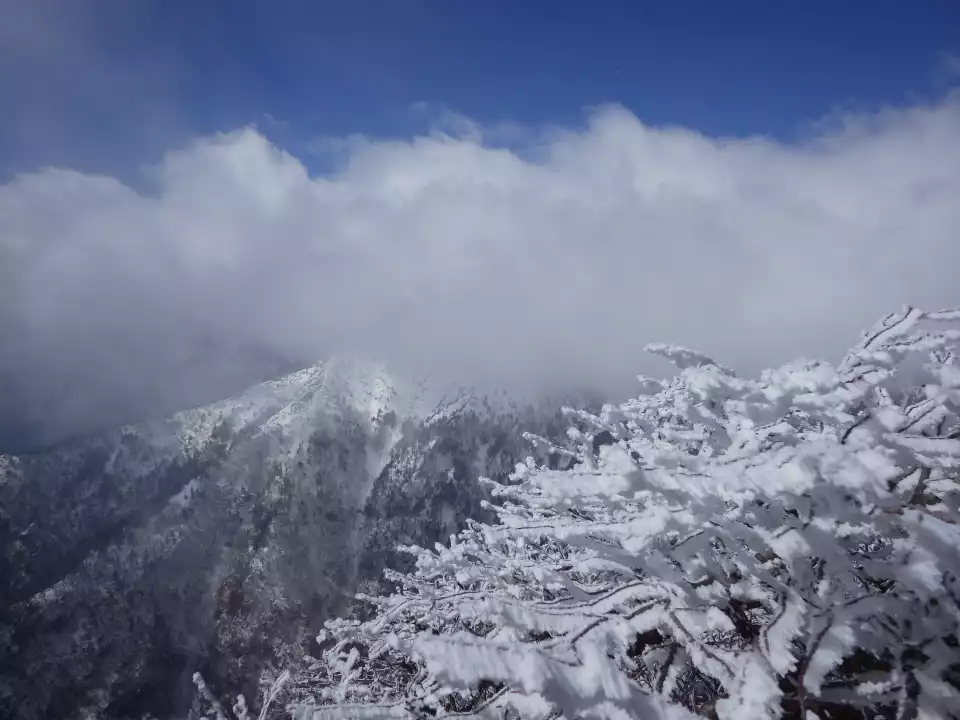 三月の石鎚山(ロープウェイで雪山へ) / uckyoeiさんの石鎚山 三月の石鎚山(ロープウェイで雪山へ) / uckyoeiさんの石鎚山